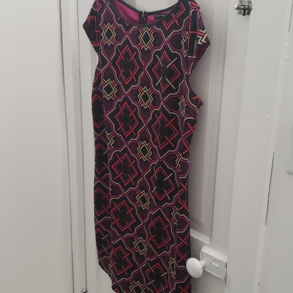 Geometric Dress - Picture 2 of 3